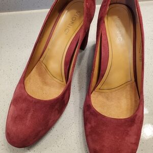 NWOB Vionic Women's Carmel Syrah Rich Burgundy Suede Heels